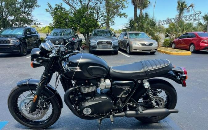 2023 Triumph Bonneville T120 Black Sapphire Black / Matte Sapphire Black