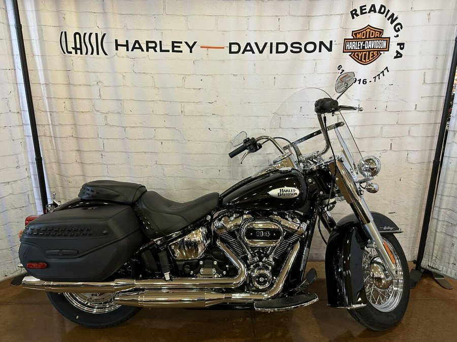 2024 Harley-Davidson Heritage Classic FLHCS Vivid Black