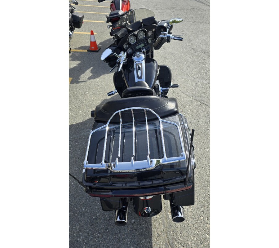 2013 Harley-Davidson® CVO™ Ultra Classic® Electra Glide® Anniversary