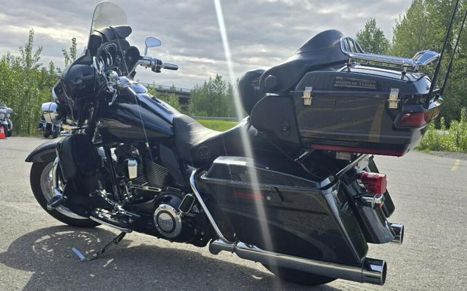 2013 Harley-Davidson® CVO™ Ultra Classic® Electra Glide® Anniversary