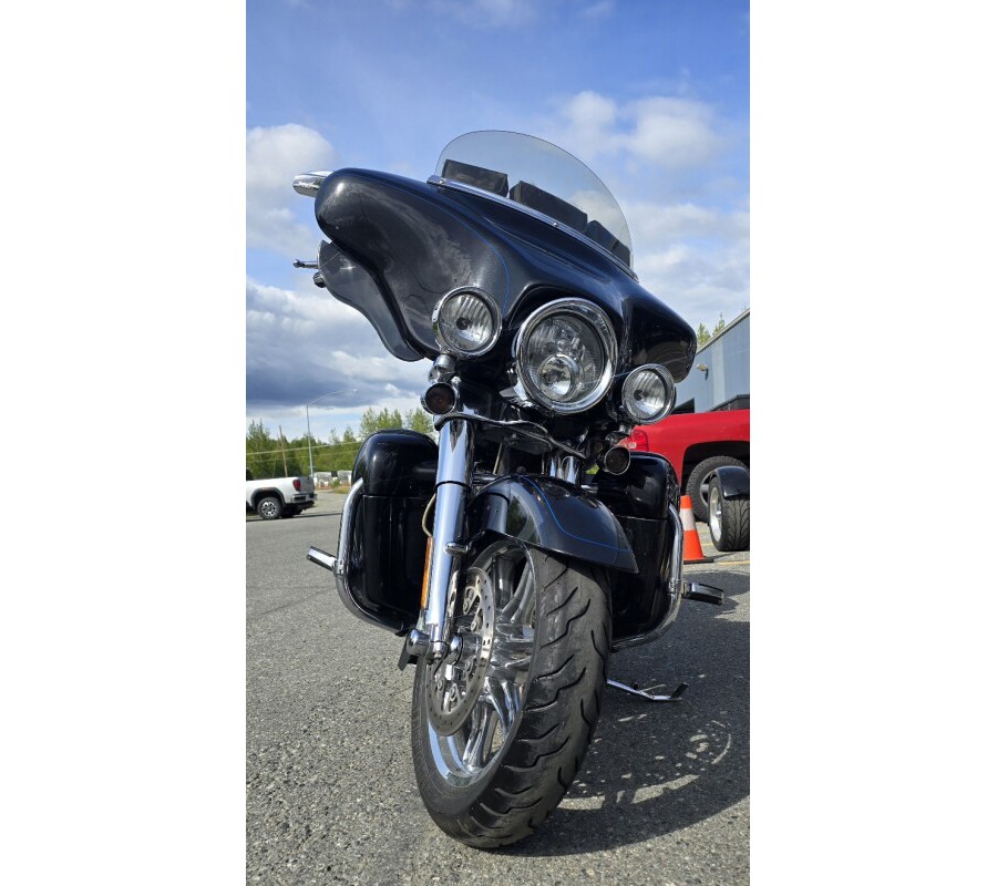 2013 Harley-Davidson® CVO™ Ultra Classic® Electra Glide® Anniversary