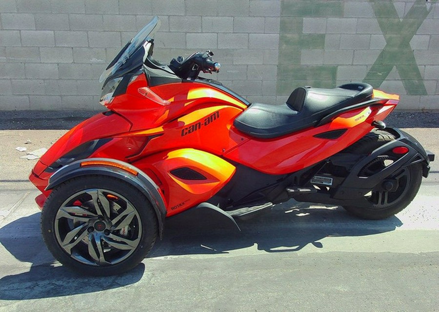 2016 Can-Am Spyder ST S 5-Speed Semi-Automatic (SE5)