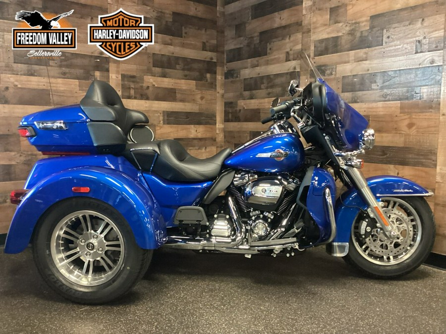 2024 Harley-Davidson Tri Glide Ultra Blue Burst FLHTCUTG