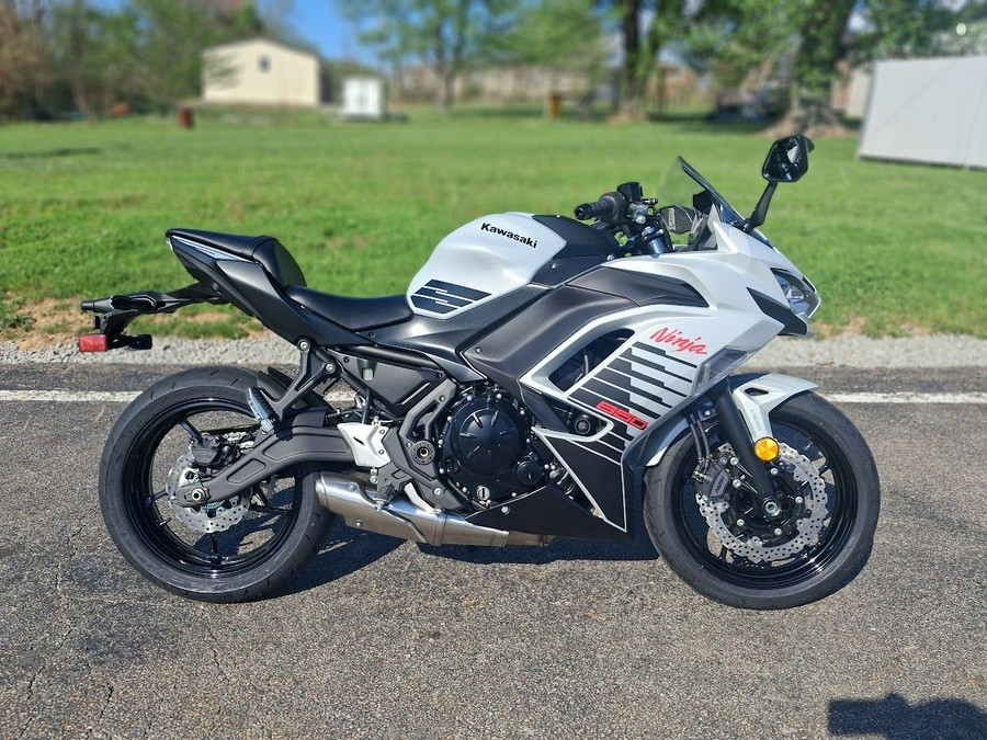 2026 Kawasaki Ninja® 650 ABS