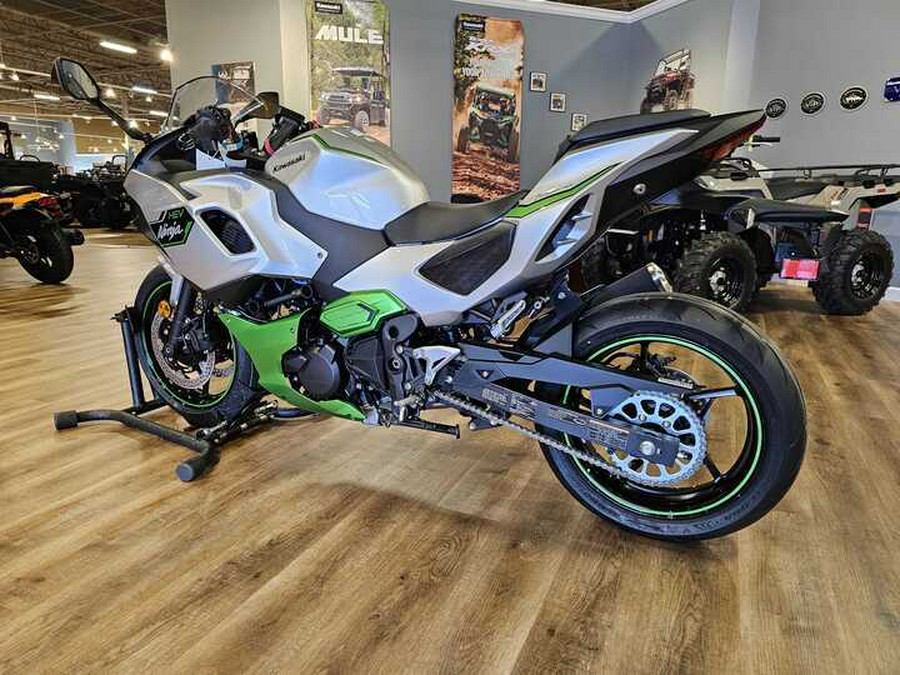 2024 Kawasaki NINJA 7 HYBRID ABS METALLIC BRIGHT SILVER/METALLIC MATTE LIME GREEN/EBONY - 111200