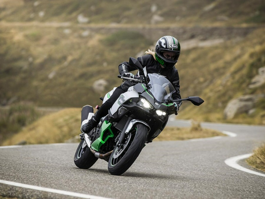 2024 Kawasaki NINJA 7 HYBRID ABS METALLIC BRIGHT SILVER/METALLIC MATTE LIME GREEN/EBONY - 111200