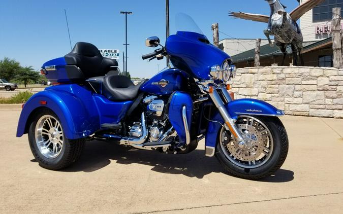 2024 Harley-Davidson Tri Glide Ultra Blue Burst