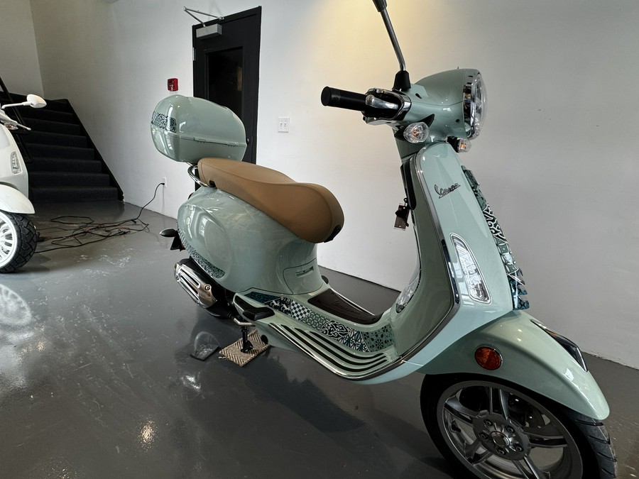 2025 Vespa Primavera 50 Batik