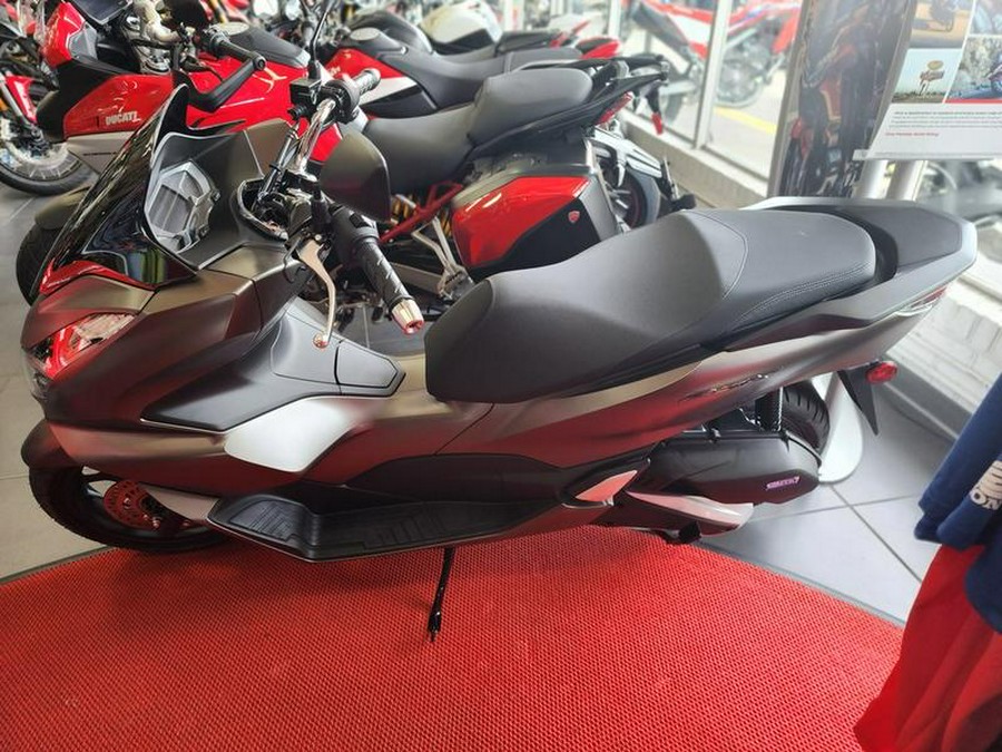 2023 Honda® PCX