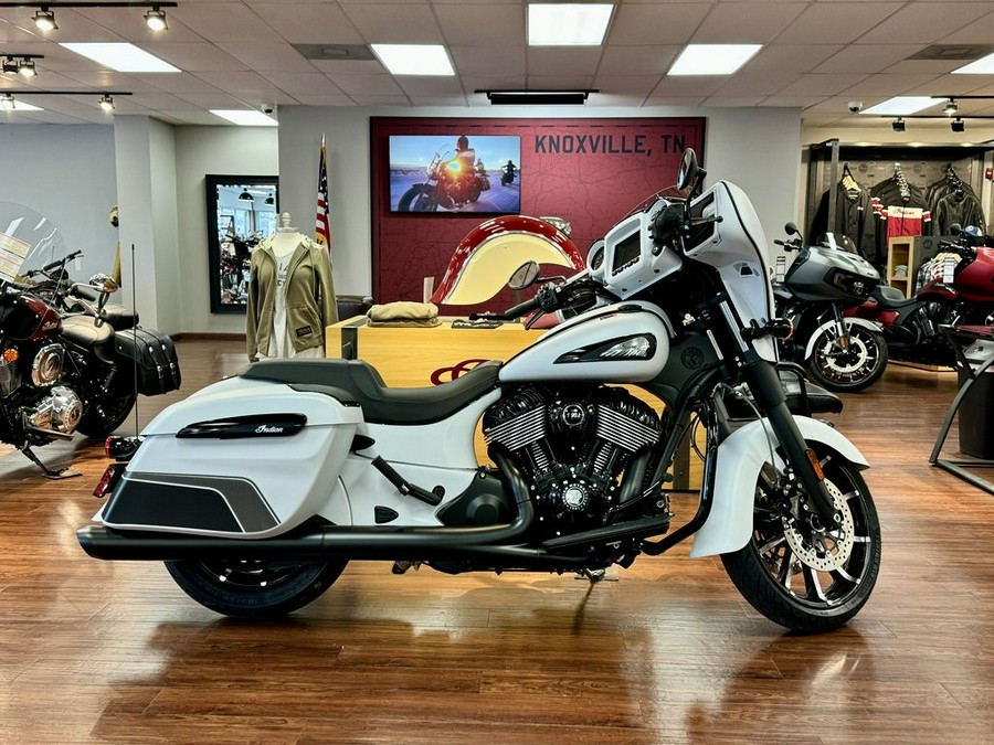 2024 Indian Motorcycle® Chieftain® Dark Horse® w/Powerband Audio Pkg Ghost White Metallic Smoke wit