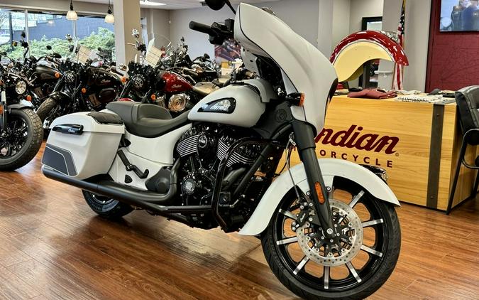 2024 Indian Motorcycle® Chieftain® Dark Horse® w/Powerband Audio Pkg Ghost White Metallic Smoke wit