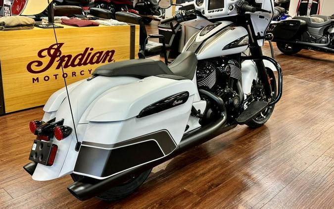 2024 Indian Motorcycle® Chieftain® Dark Horse® w/Powerband Audio Pkg Ghost White Metallic Smoke wit