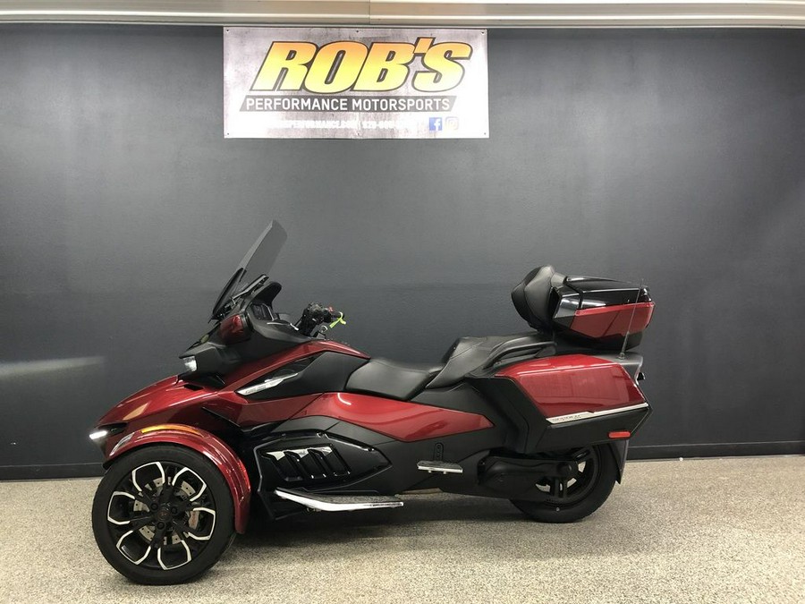 2022 Can-Am® Spyder RT Limited Chrome Wheels