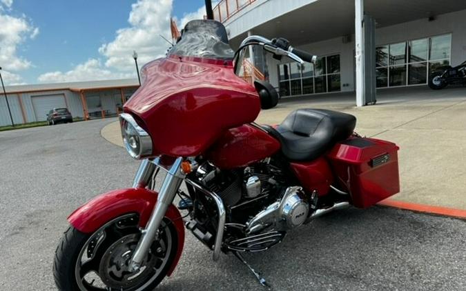 2012 Harley-Davidson Street Glide Red