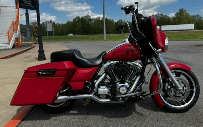 2012 Harley-Davidson Street Glide Red