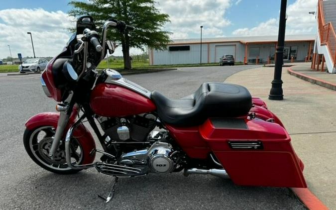 2012 Harley-Davidson Street Glide Red