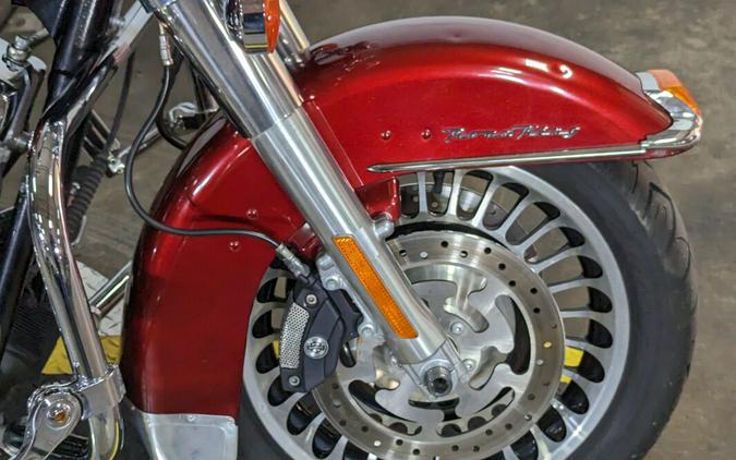 2009 Harley-Davidson Road King® Red Hot Sunglo