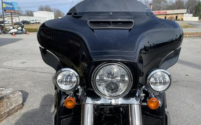 2022 Harley-Davidson® FLHTCUTG - Tri Glide® Ultra