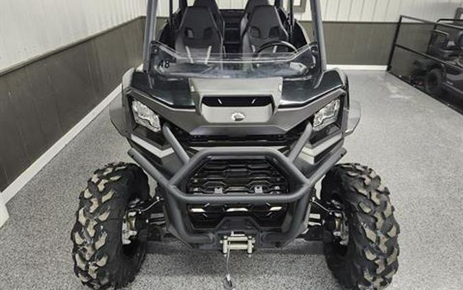 2025 Can-Am Commander MAX XT 700