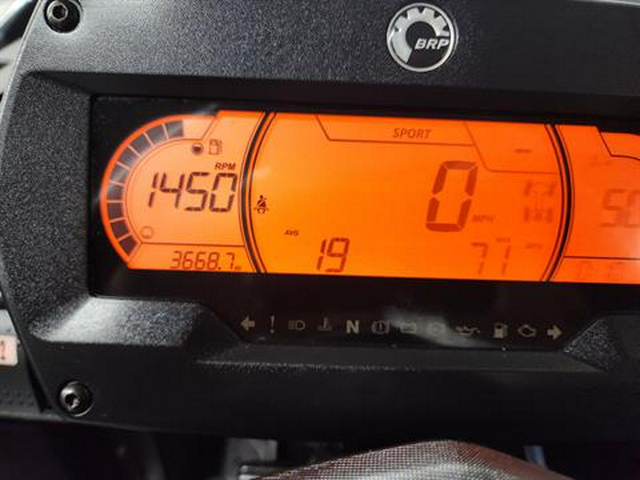 2025 Can-Am Commander MAX XT 700