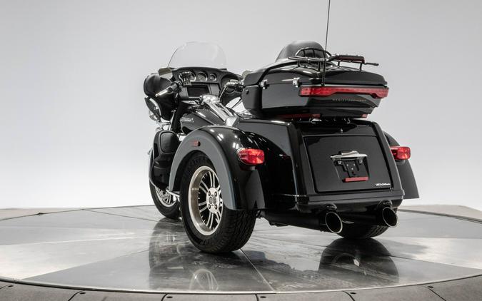 2021 Harley-Davidson FLHTCUTG Tri Glide Ultra in Vivid Black