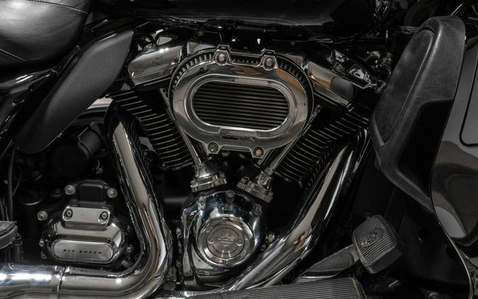 2021 Harley-Davidson FLHTCUTG Tri Glide Ultra in Vivid Black