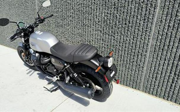 2023 Moto Guzzi V7 Stone