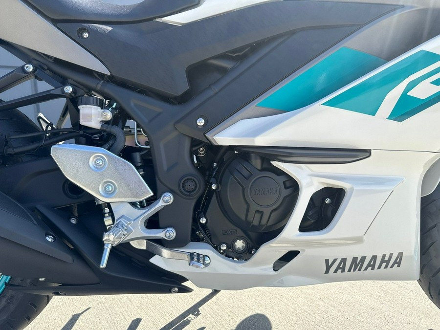 2024 Yamaha YZF-R3 ABS