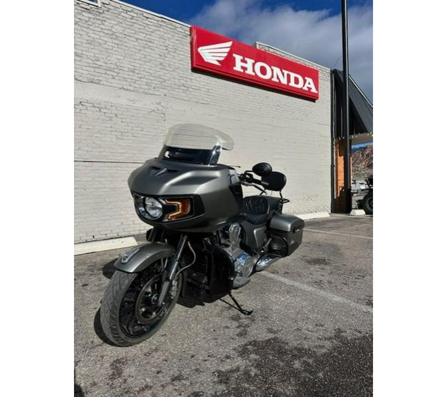 2021 Indian Motorcycle® Challenger® Titanium Smoke