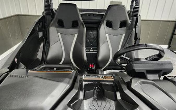 2025 Can-Am Commander XT 700