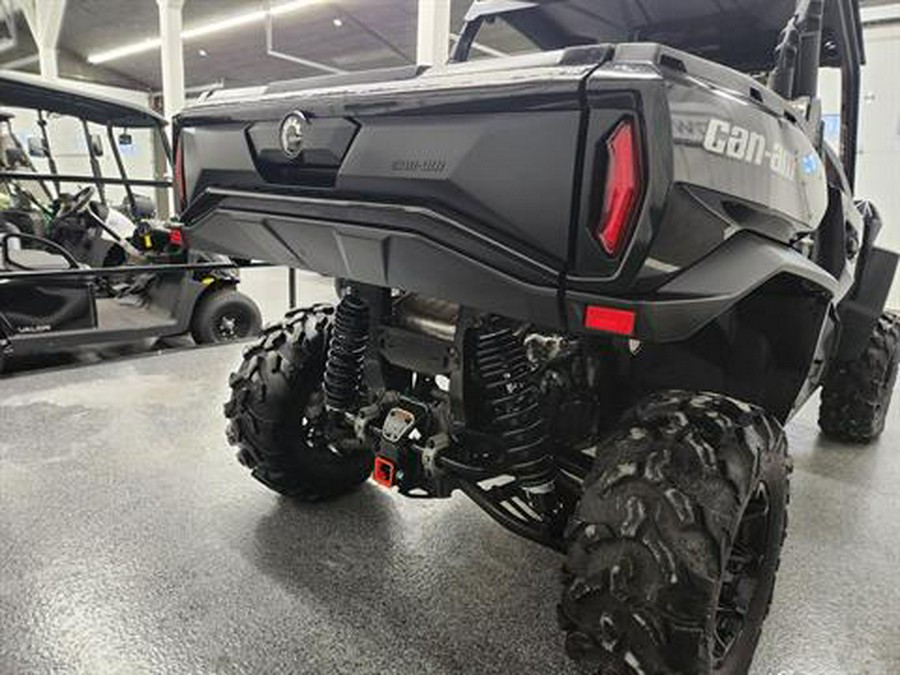 2025 Can-Am Commander XT 700