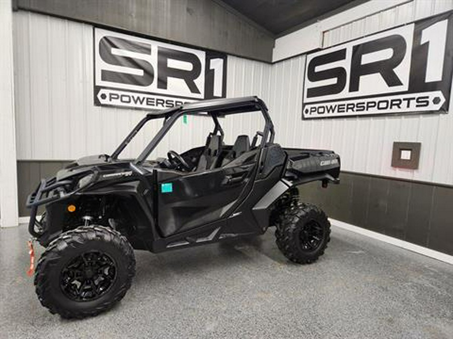 2025 Can-Am Commander XT 700