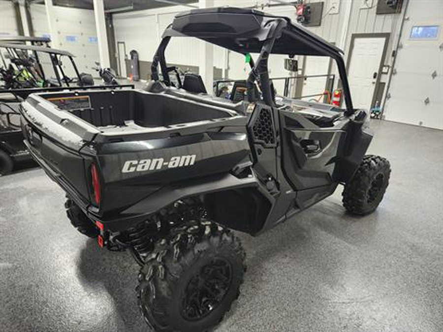 2025 Can-Am Commander XT 700