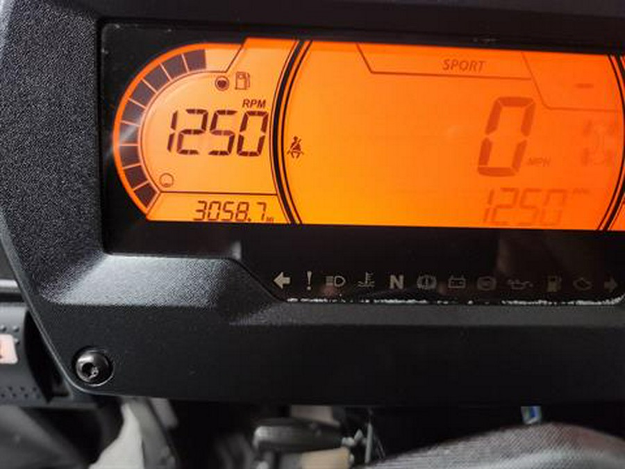 2025 Can-Am Commander XT 700