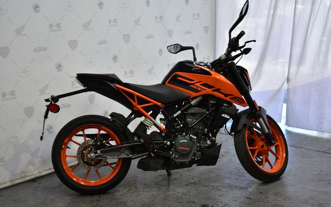 2022 Duke 200 - KTM