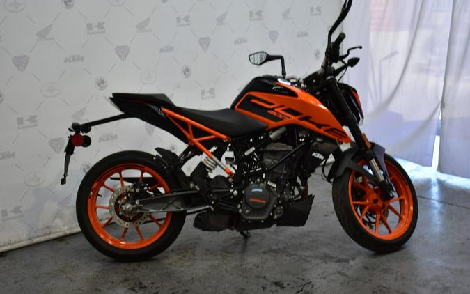 2022 Duke 200 - KTM