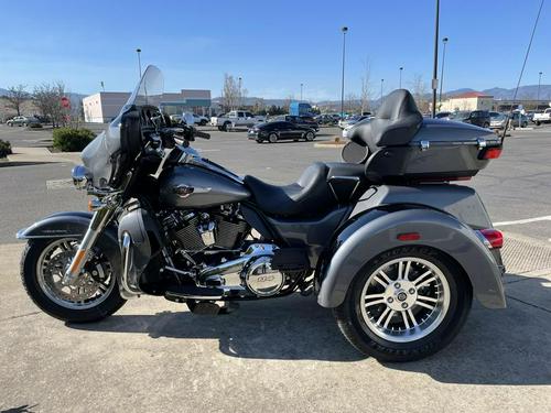 2022 Harley-Davidson® FLHTCUTG - Tri Glide® Ultra