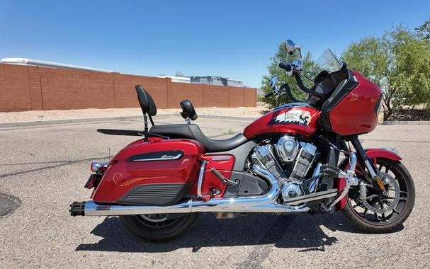 2020 Indian Motorcycle® Challenger Limited Ruby Metallic
