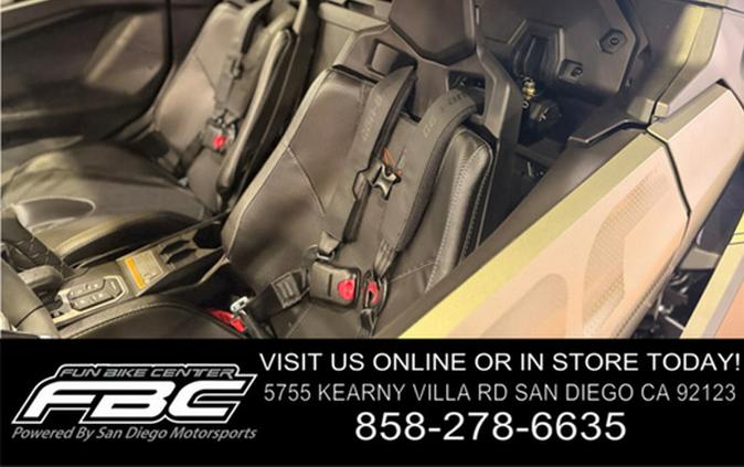 2026 Can-Am Maverick R X rc with Smart-Shox