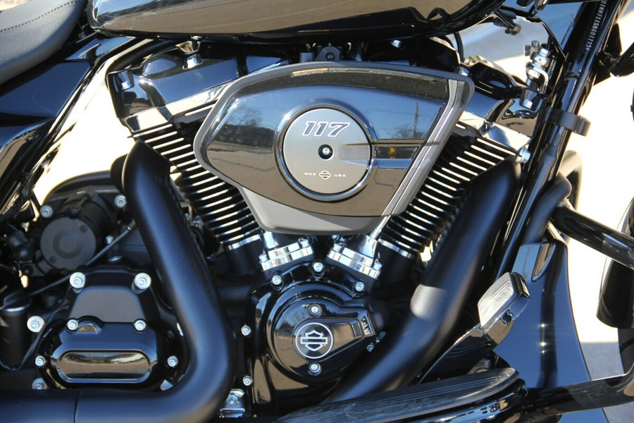 2025 Harley-Davidson Road Glide Vivid Black - Black Finish