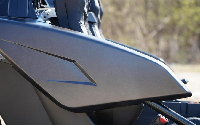 2026 Polaris Slingshot® R Manual