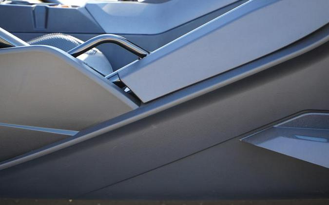 2026 Polaris Slingshot® R Manual