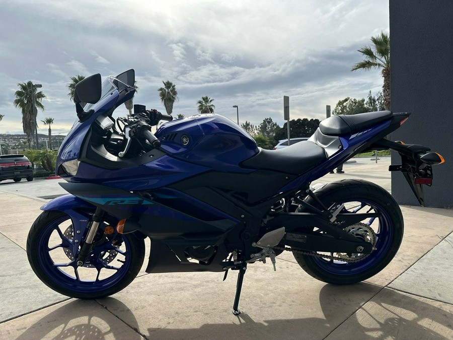 2024 Yamaha YZF-R3 ABS