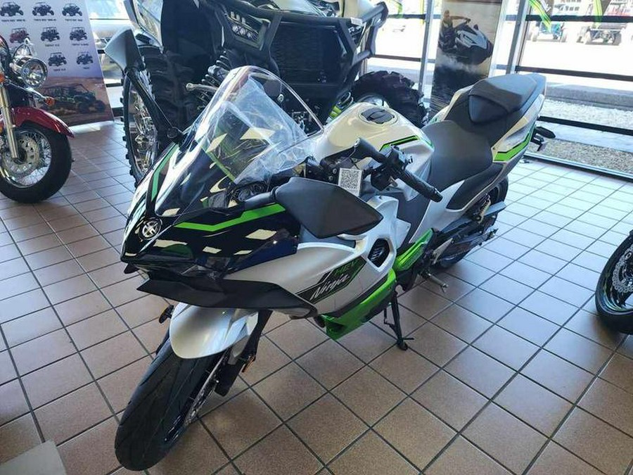 2024 Kawasaki Ninja® 7 Hybrid ABS