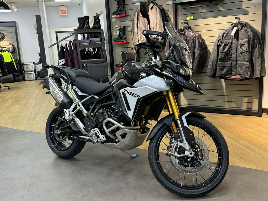 2024 Triumph Tiger 900 Rally Pro Carbon Black / Sapphire Black