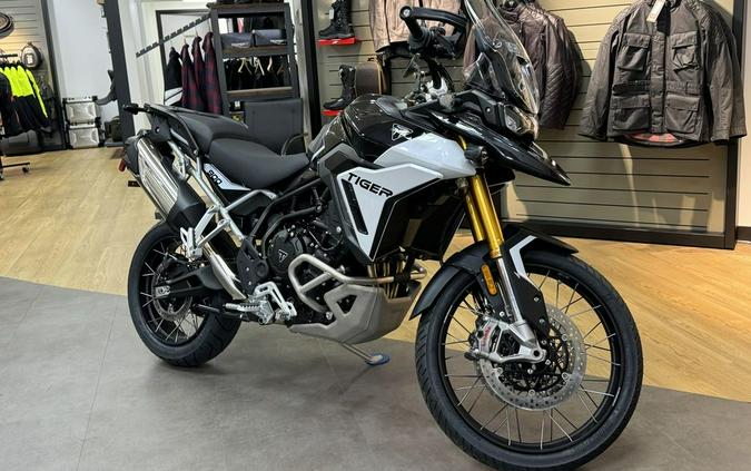 2024 Triumph Tiger 900 Rally Pro Carbon Black / Sapphire Black