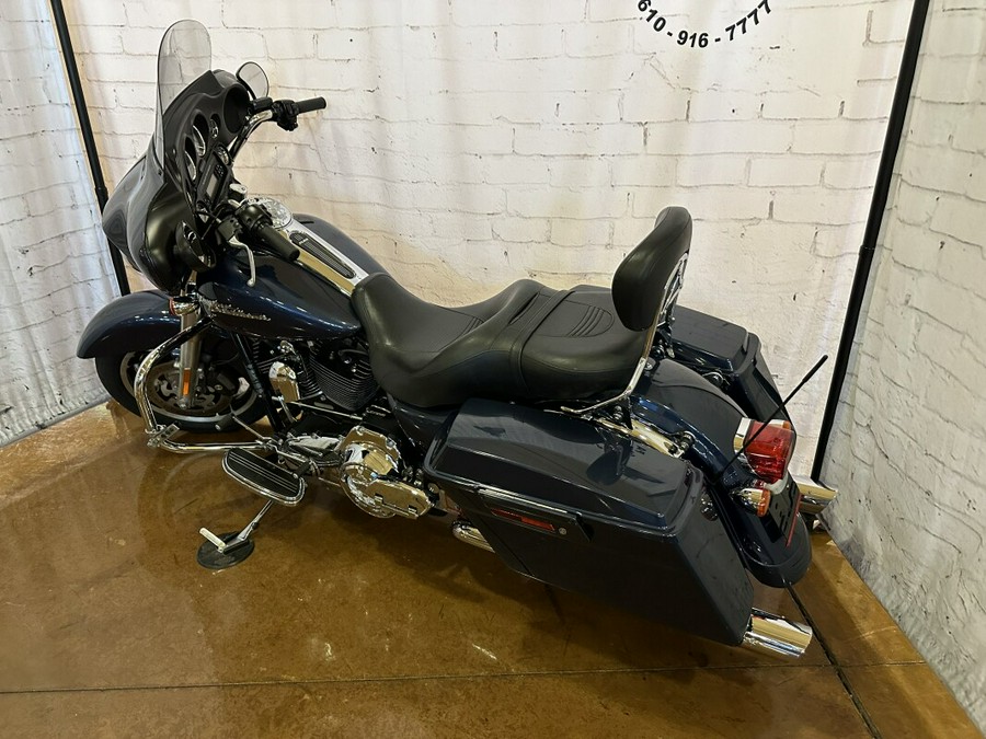 2009 Harley-Davidson Street Glide® FLHX Dark Blue Pearl