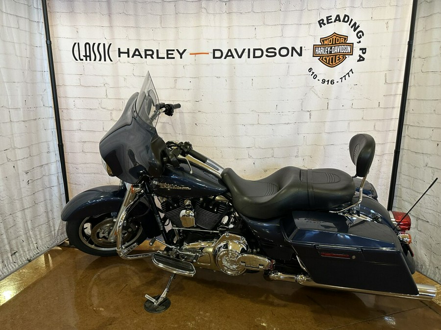 2009 Harley-Davidson Street Glide® FLHX Dark Blue Pearl