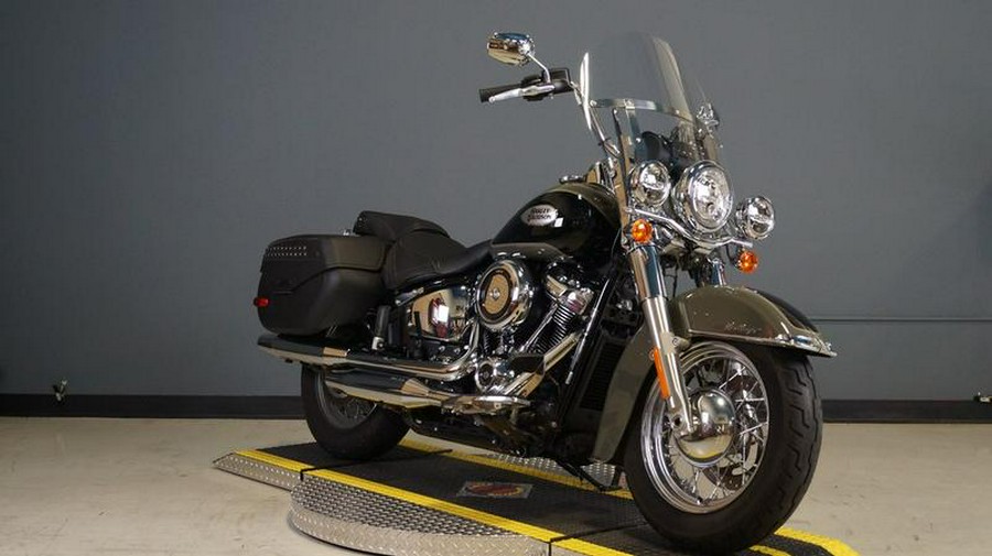 2021 Harley-Davidson® FLHC - Heritage Classic