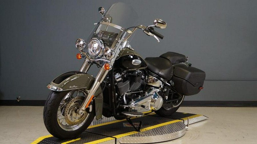 2021 Harley-Davidson® FLHC - Heritage Classic